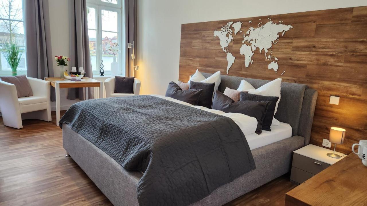 Das Ferienapartment Alexandrine Direkt Am Pfaffenteich Mit Eigenem Parkplatz Schwerin  Exterior foto