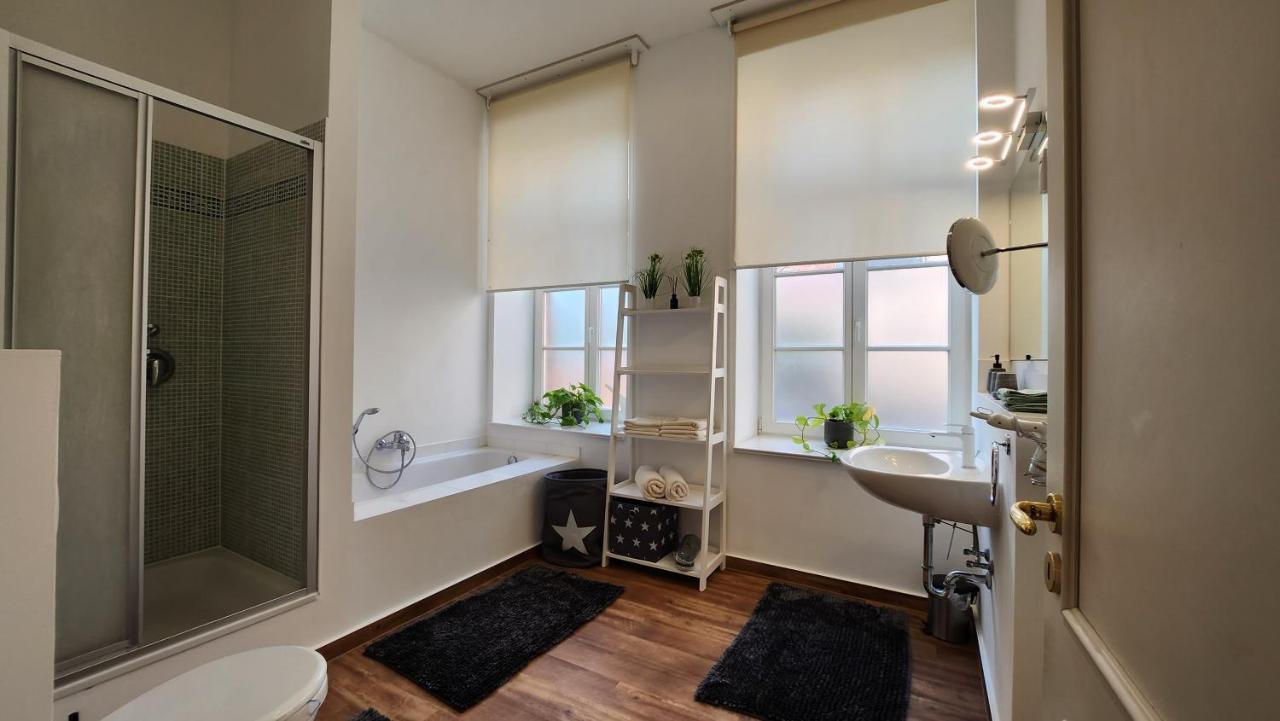 Das Ferienapartment Alexandrine Direkt Am Pfaffenteich Mit Eigenem Parkplatz Schwerin  Exterior foto