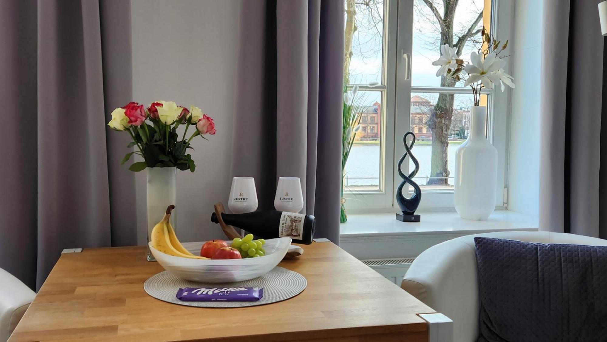Das Ferienapartment Alexandrine Direkt Am Pfaffenteich Mit Eigenem Parkplatz Schwerin  Habitación foto
