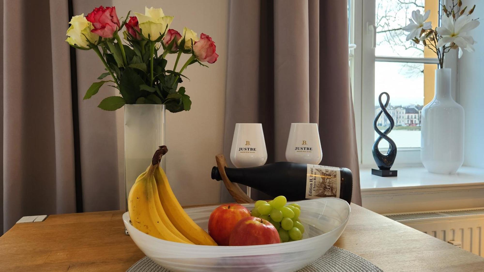 Das Ferienapartment Alexandrine Direkt Am Pfaffenteich Mit Eigenem Parkplatz Schwerin  Habitación foto